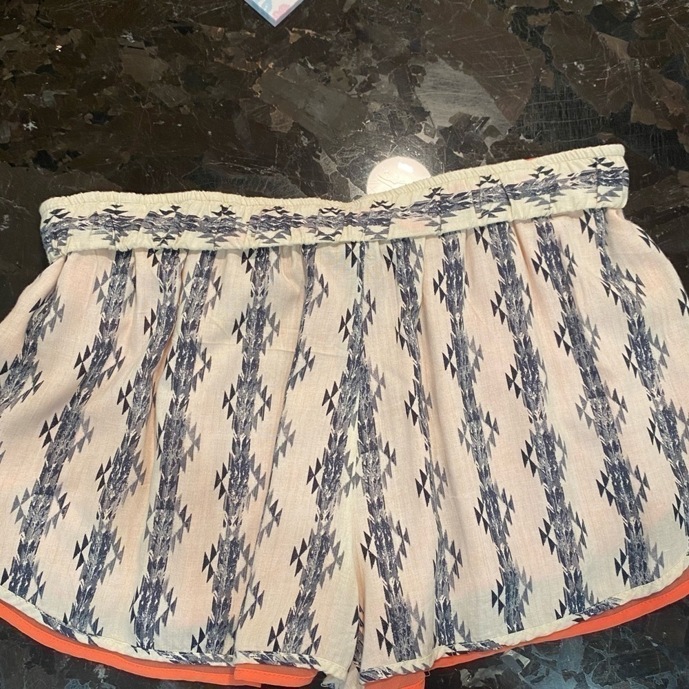 Zara Trafaluc Viscose Tribal Pattern Track short with hot pink underlay L - Picture 6 of 6